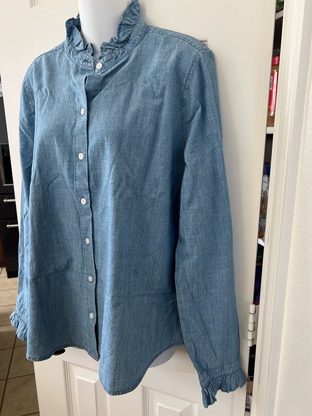 NWT J.Crew Chambray Ruffle-Collar Button-Front L - Picture 7 of 14